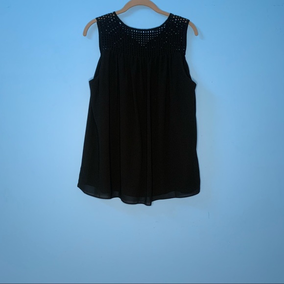BOGO Maette Black Sleeveless Blouse - Picture 2 of 3
